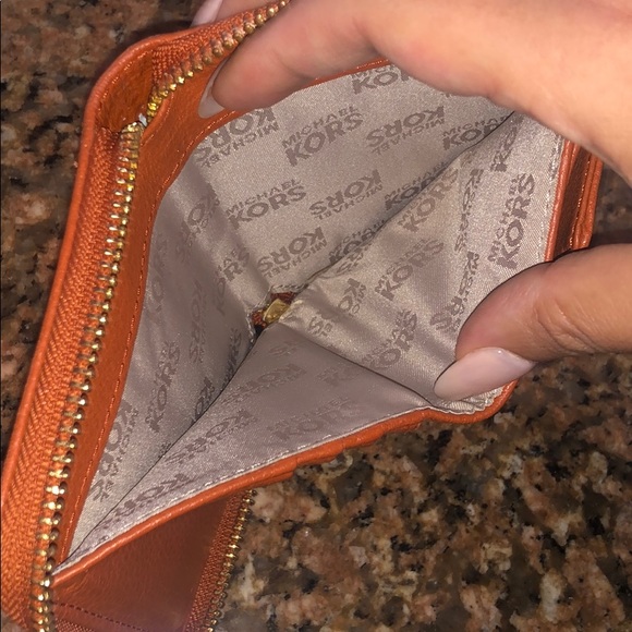 Michael Kors Wallet - Picture 5 of 9